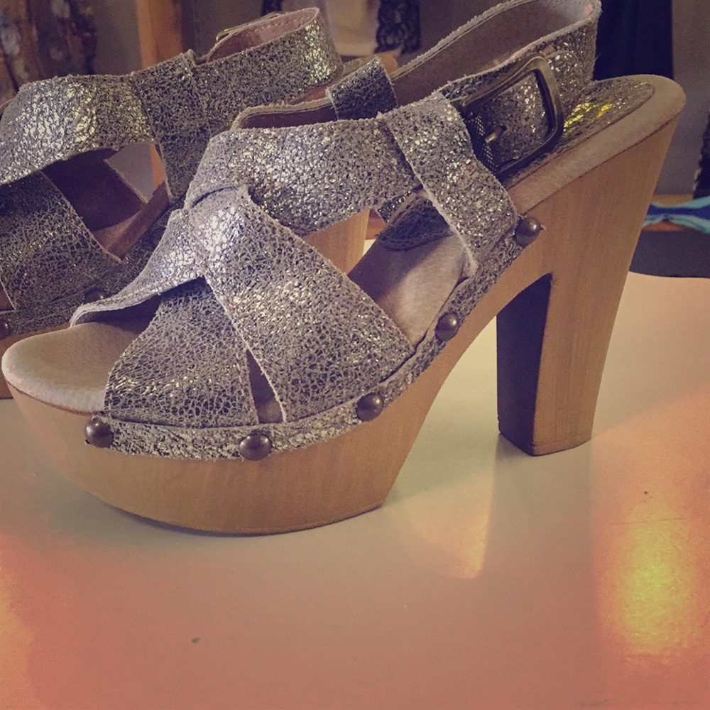 Sbicca Pewter Heels